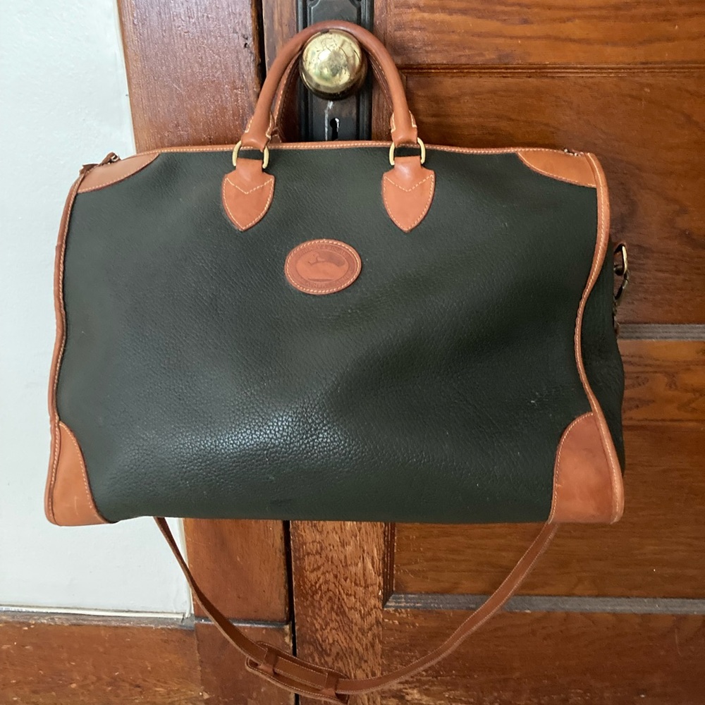 LARGE vintage Dooney & Bourke duffel travel bag . Nice condition